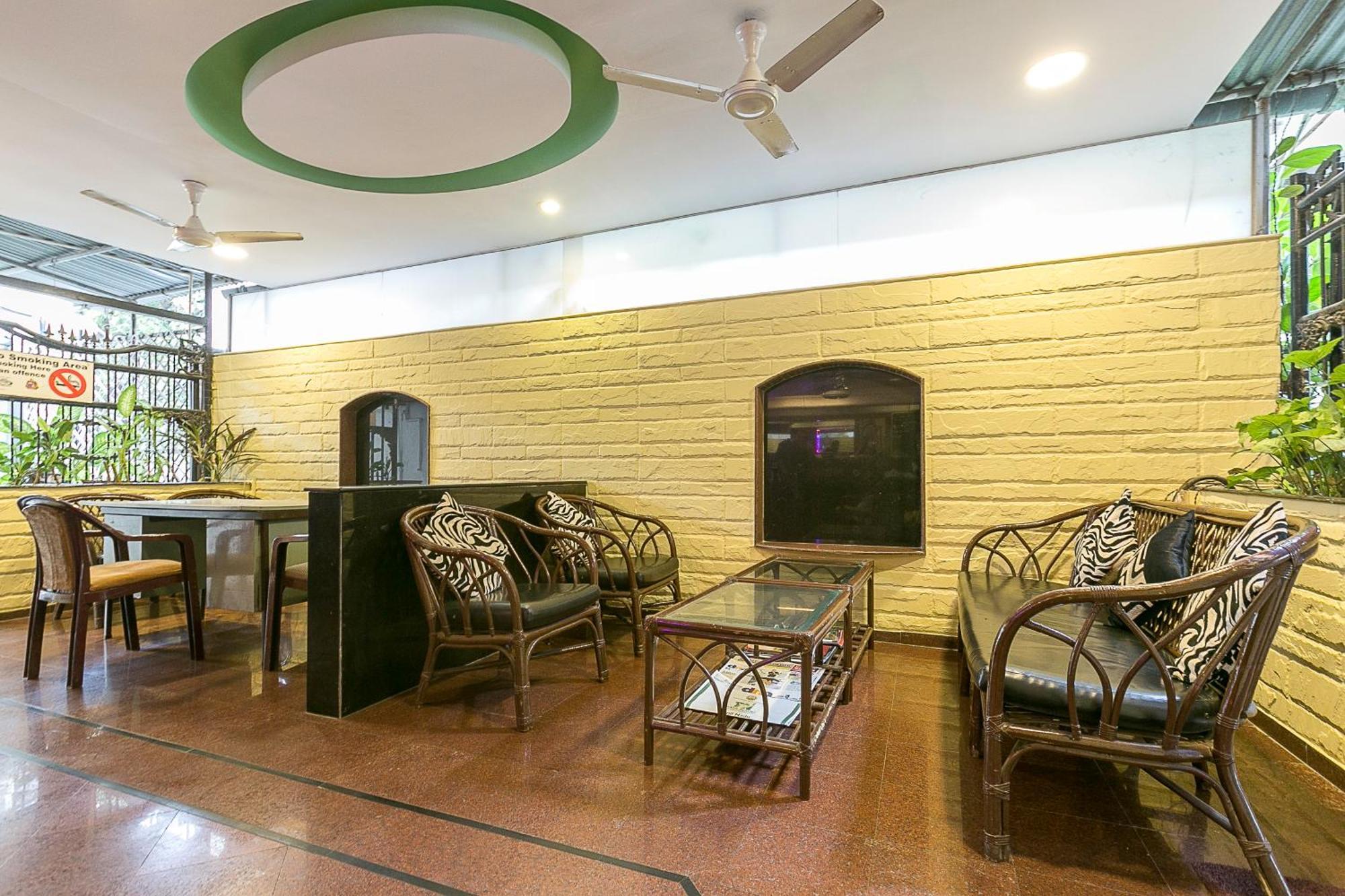 Treebo Trend New Castle Hotel Mumbai Exterior foto