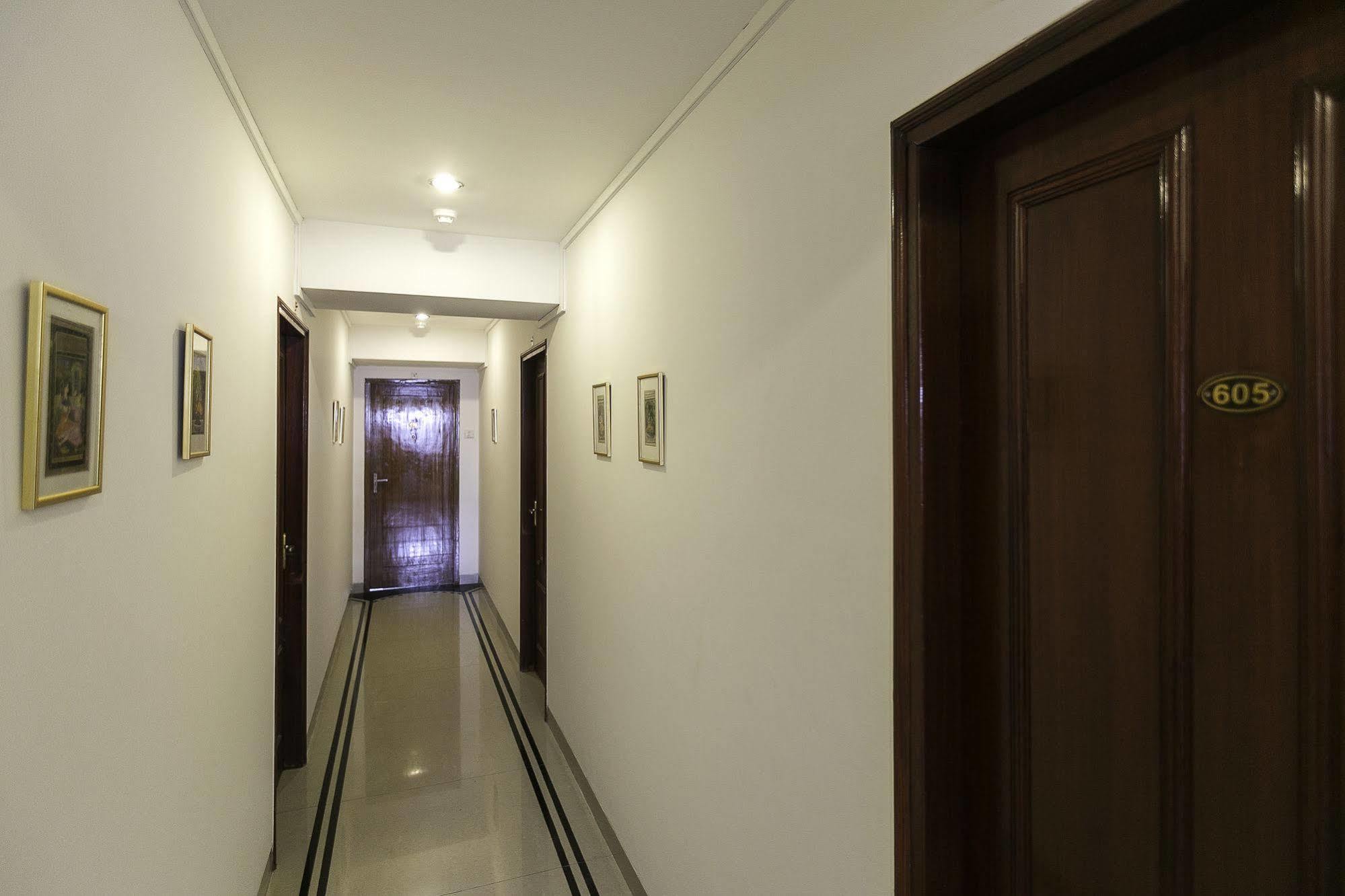 Treebo Trend New Castle Hotel Mumbai Exterior foto